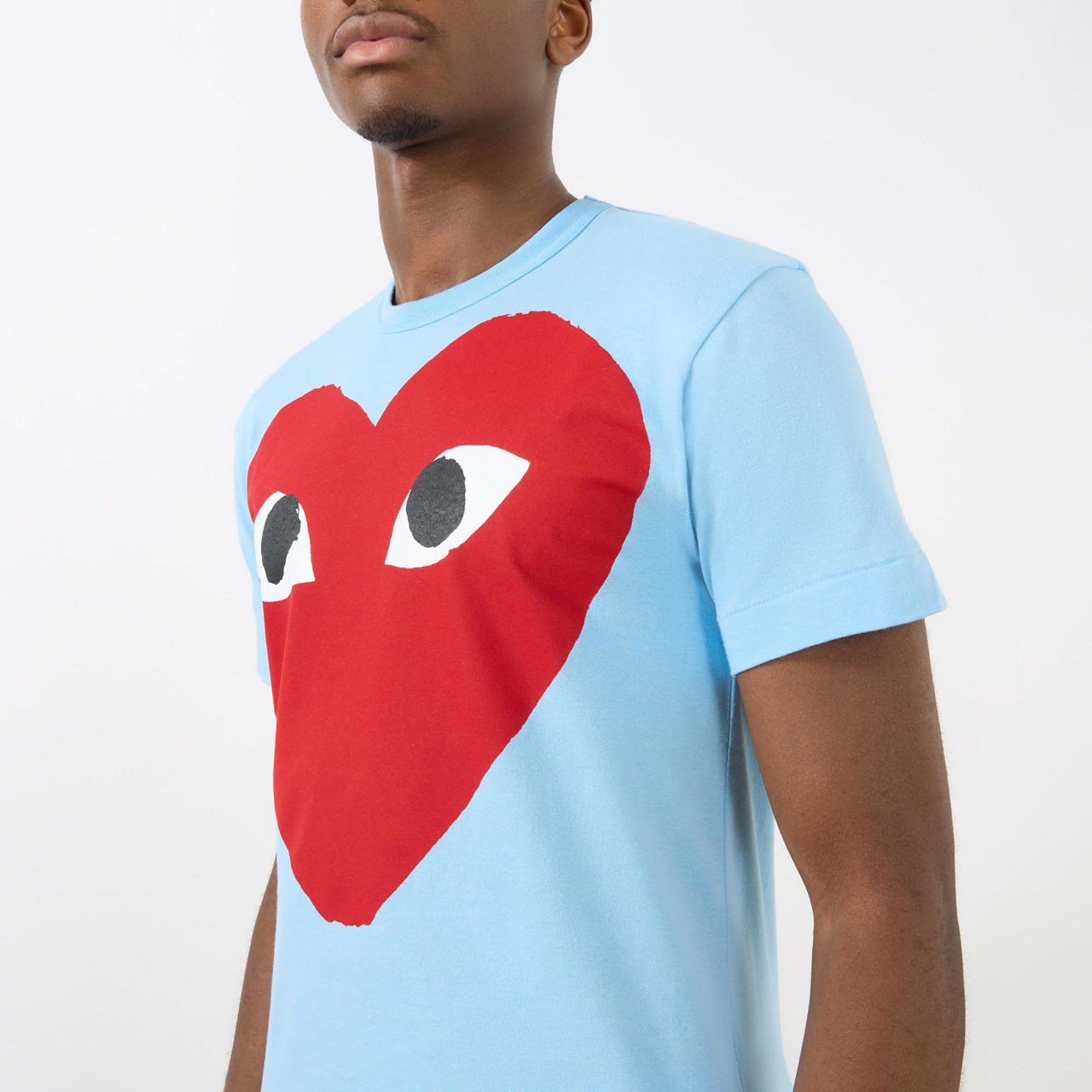 Cdg play red heart hotsell t shirt