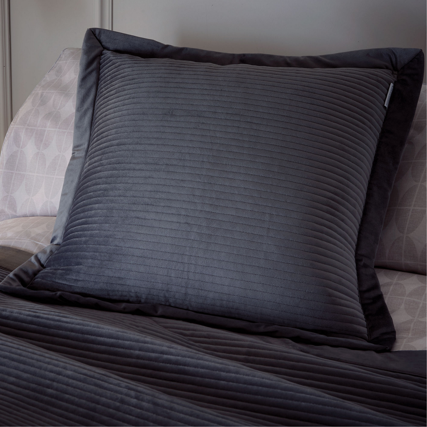 Linear Cushion Grey