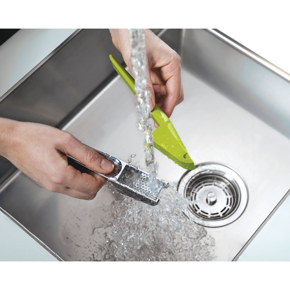 Easy-Press Garlic Crusher