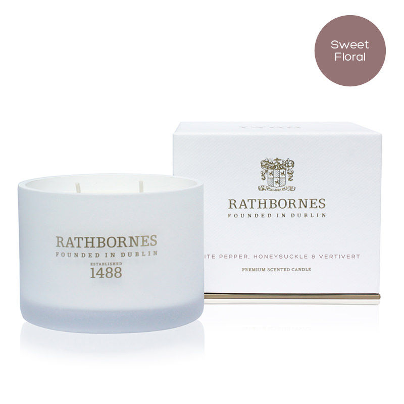 White Pepper, Honeysuckle and Vertivert Classic Candle