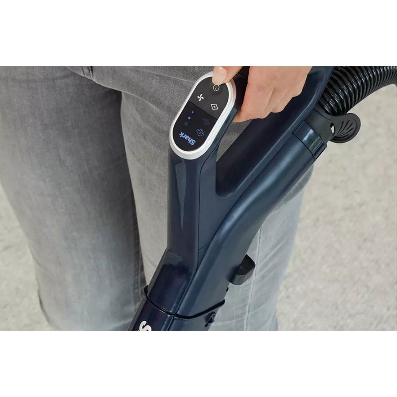 SHARK Dynamic Technology & Anti Hair Wrap Bagless Cylinder Vacuum Cleaner