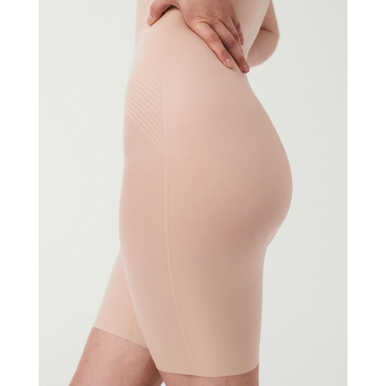 SPANX Thinstincts® 2.0 Open-Bust Mid-Thigh Bodysuit