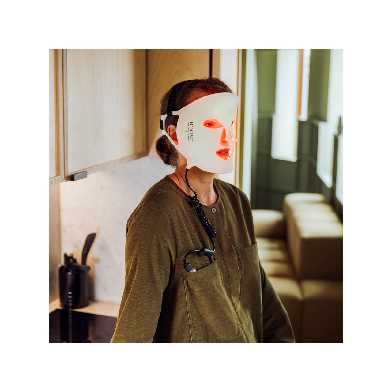 THE LIGHT SALON Boost LED Face Mask