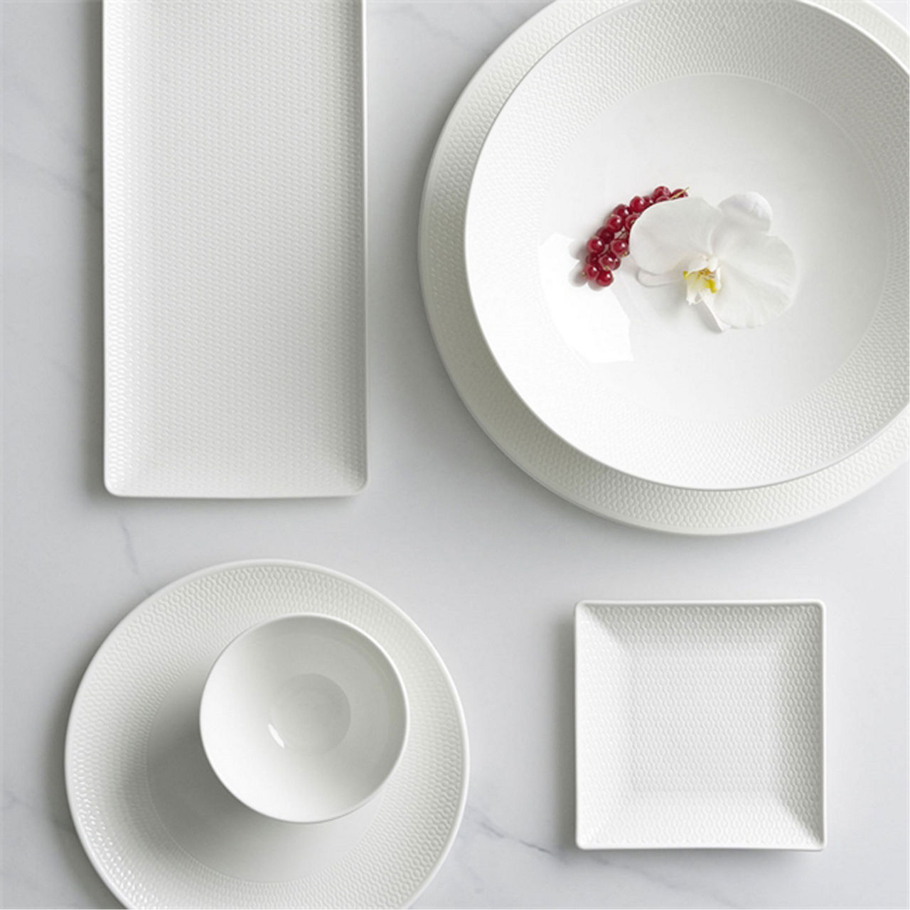 WEDGWOOD Gio Round Serving Platter 31cm White