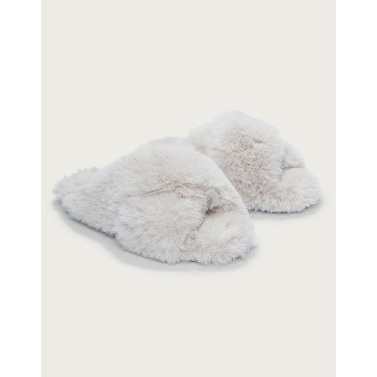 Slippers the white store brand