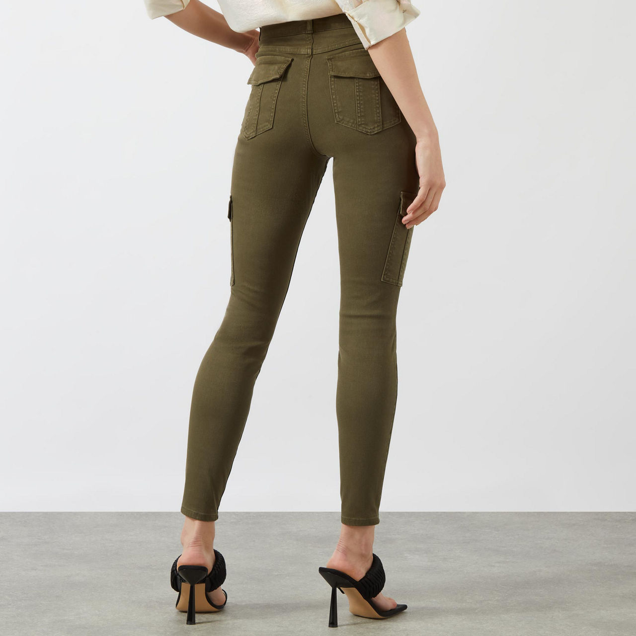 SPANX BESTSELLER Cargo Leggings - Khaki