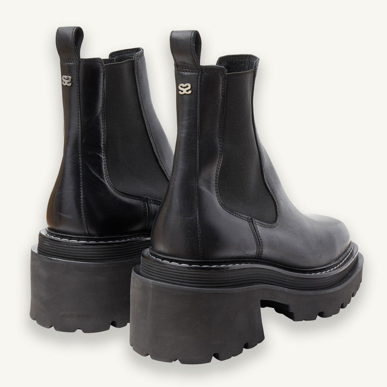 Treaded hotsell chelsea boots