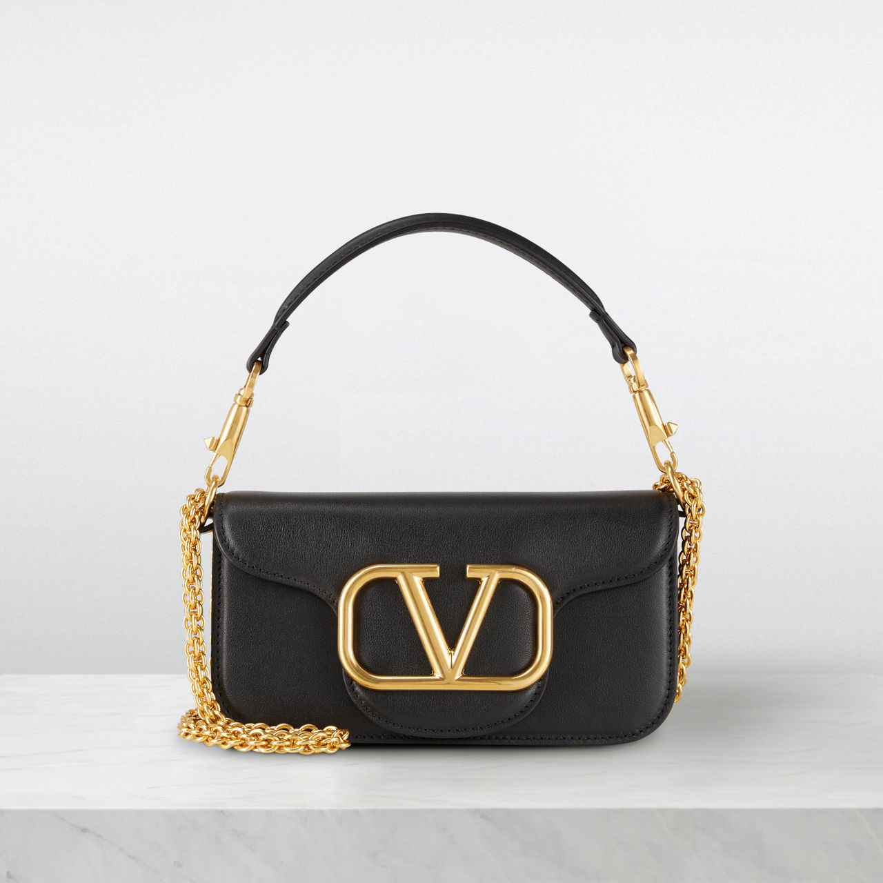 Valentino Garavani V-ring Small Shoulder handbag new, Retail Price