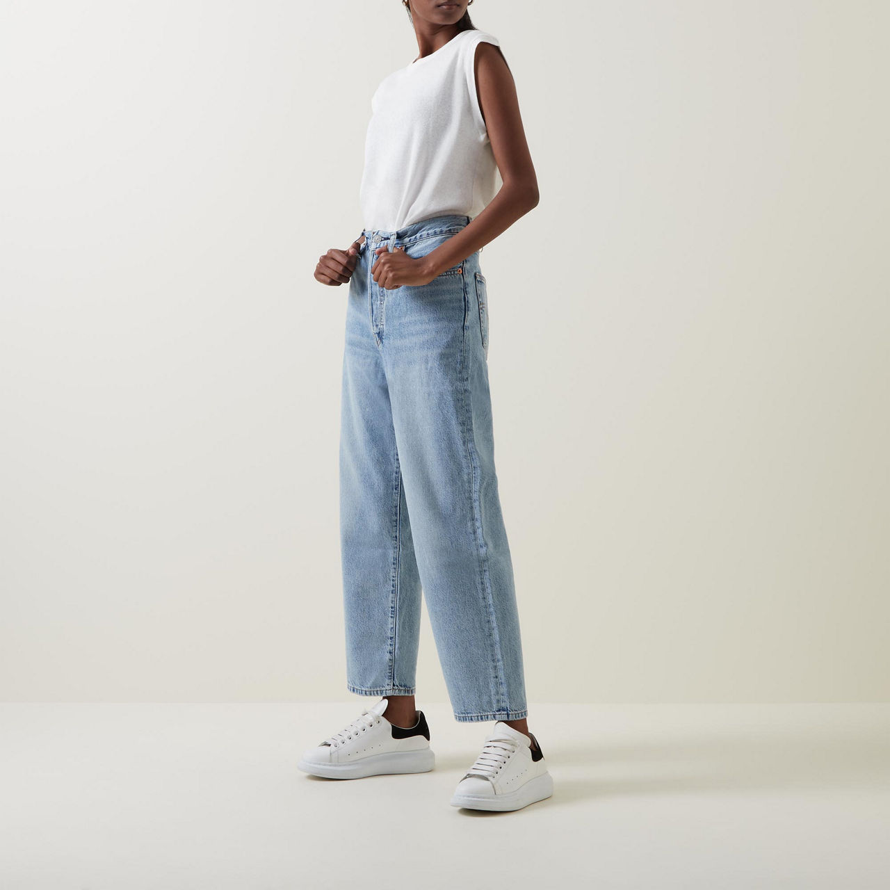 LEVIS Ribcage Cropped Super-High Rise Straight Leg Jeans