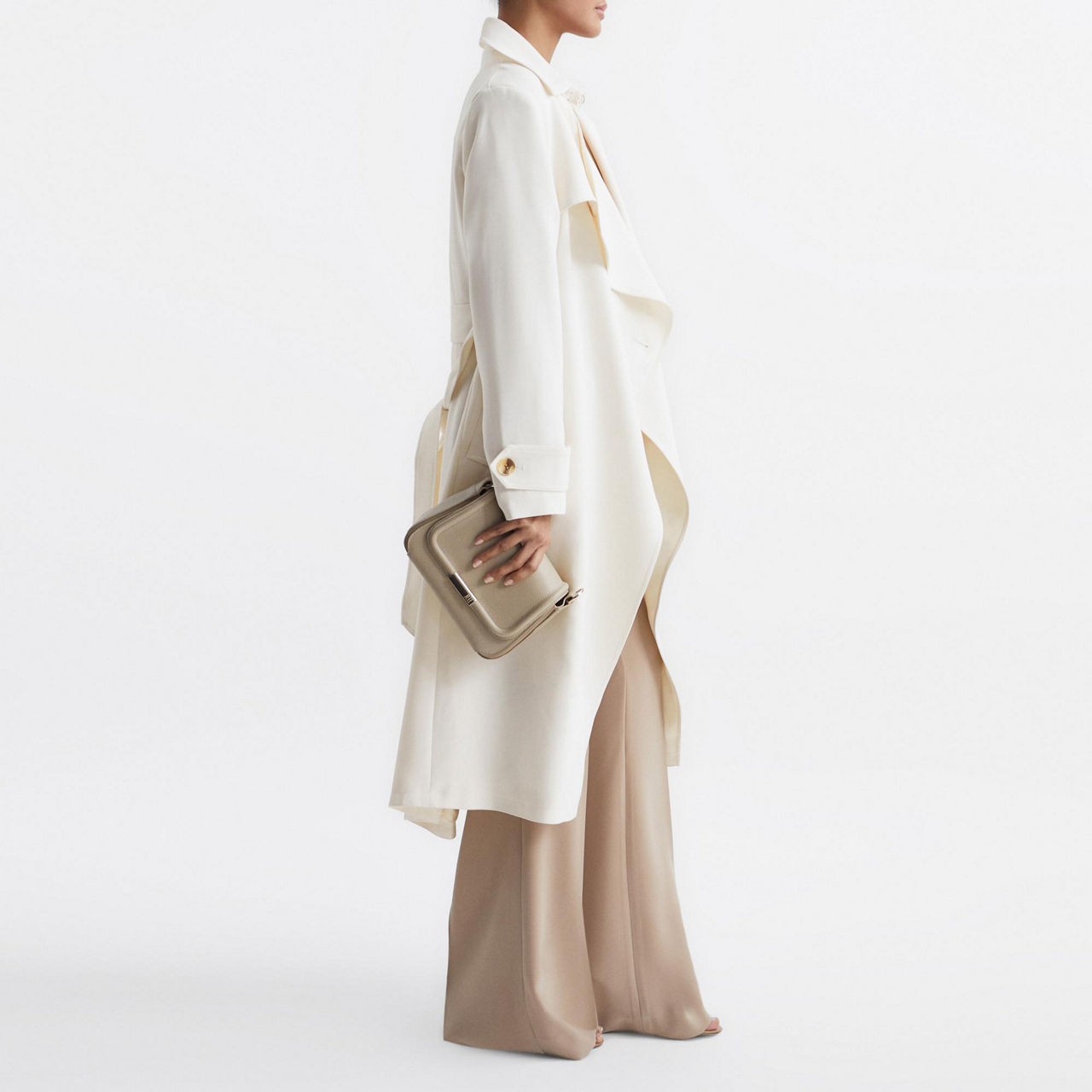 Club monaco store ealdyn trench