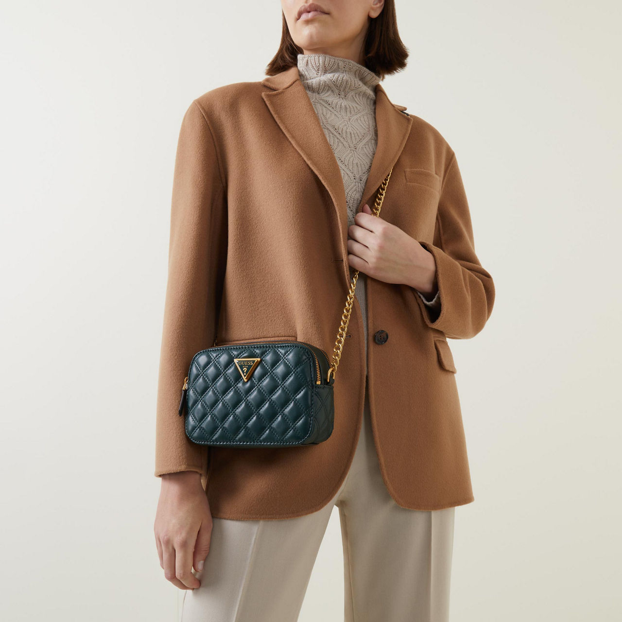 Giully Camera Crossbody Bag