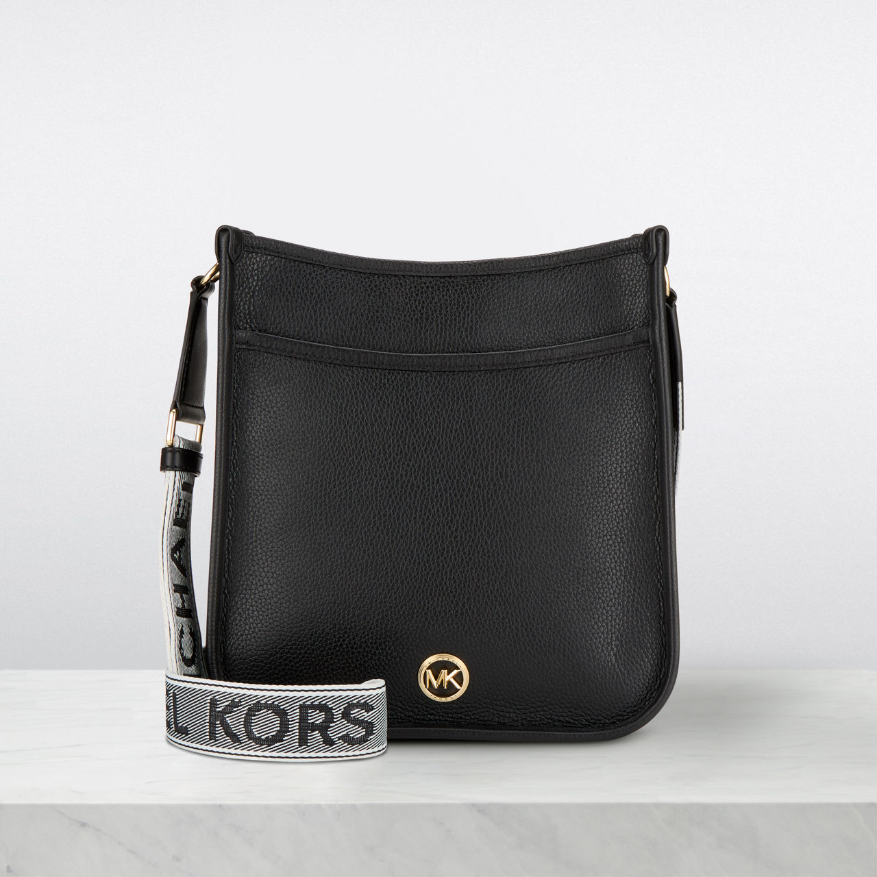 Messenger michael kors bag hotsell