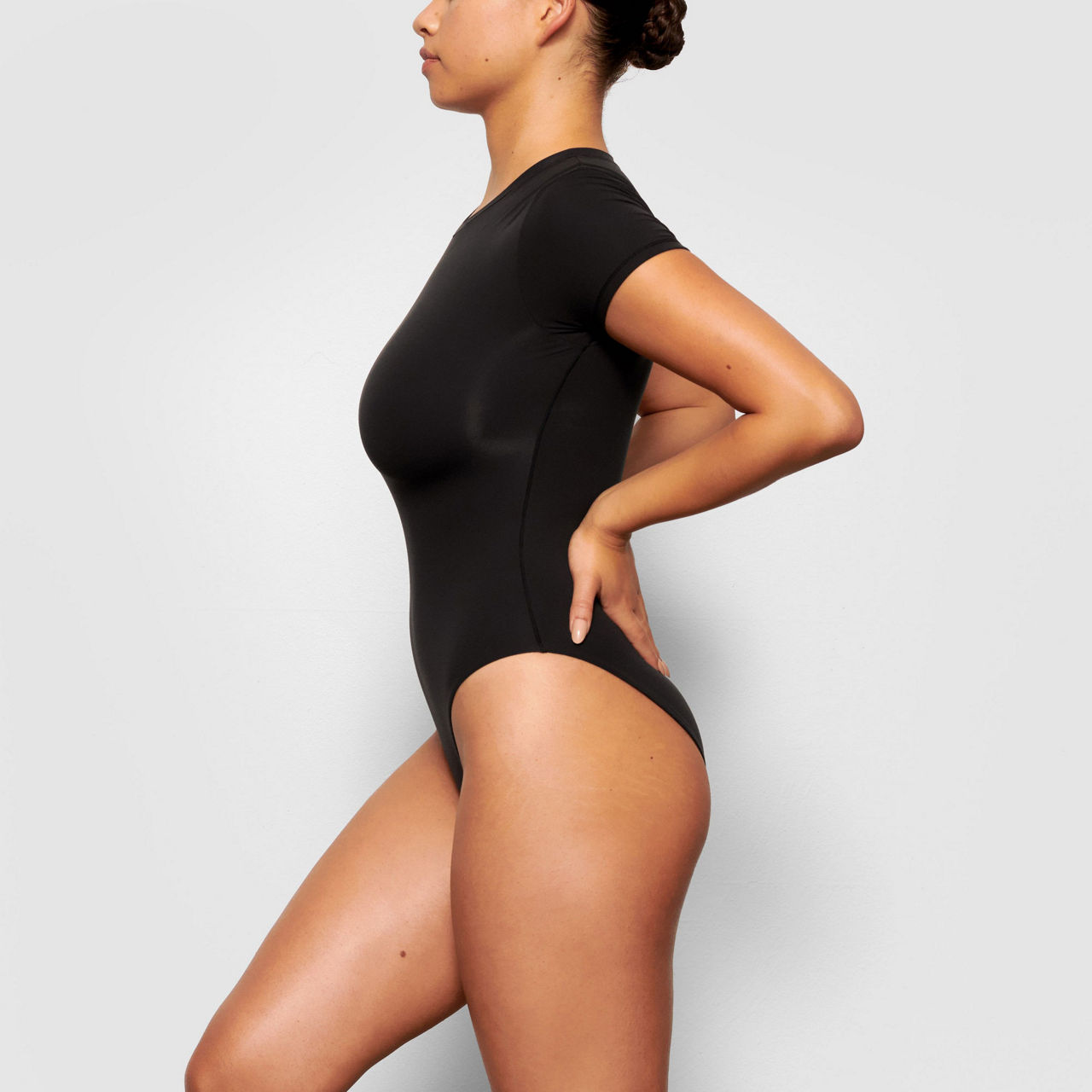 SKIMS Seamless Sculpt Mid Thigh Bodysuit - Onyx