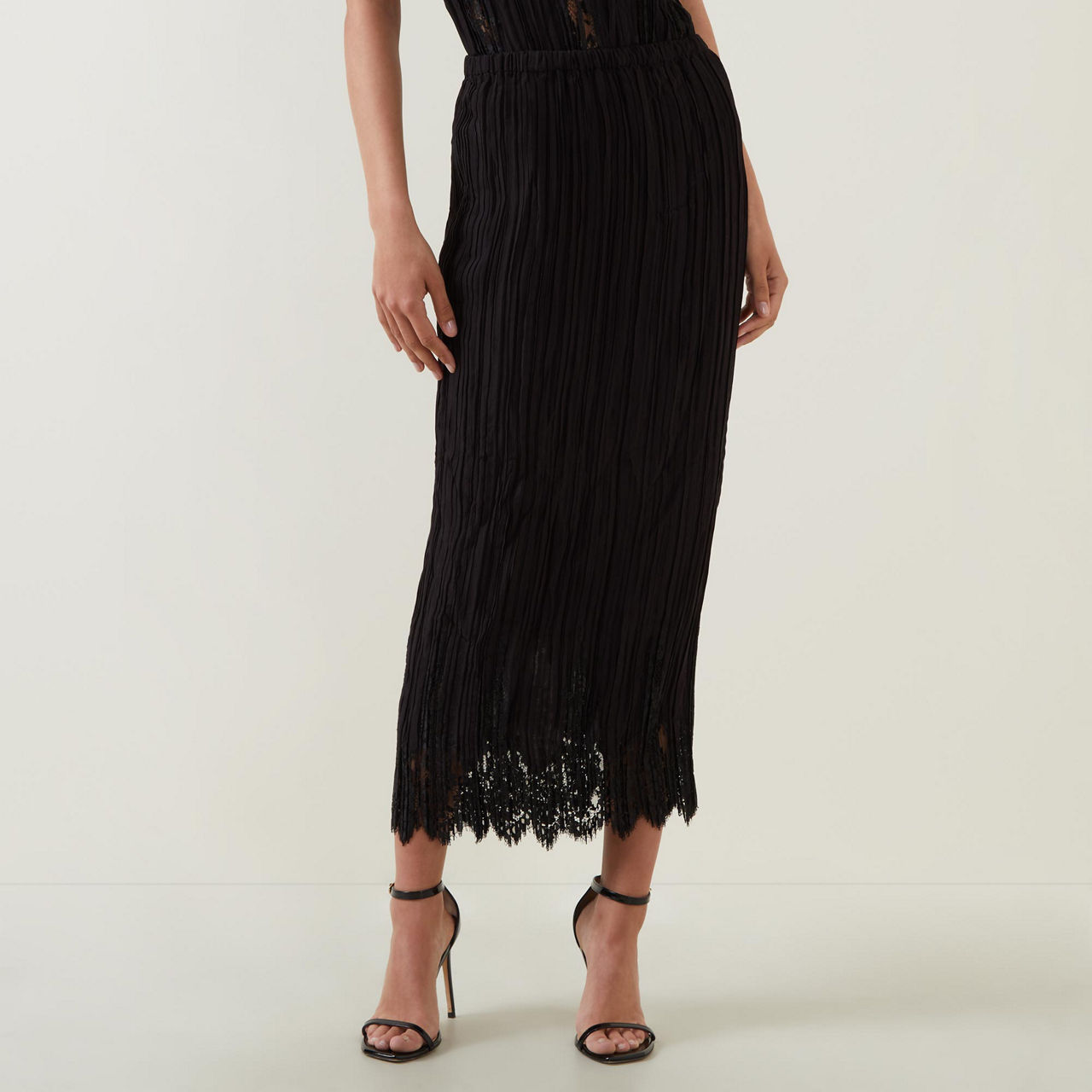 PLEATED LACE SKIRT