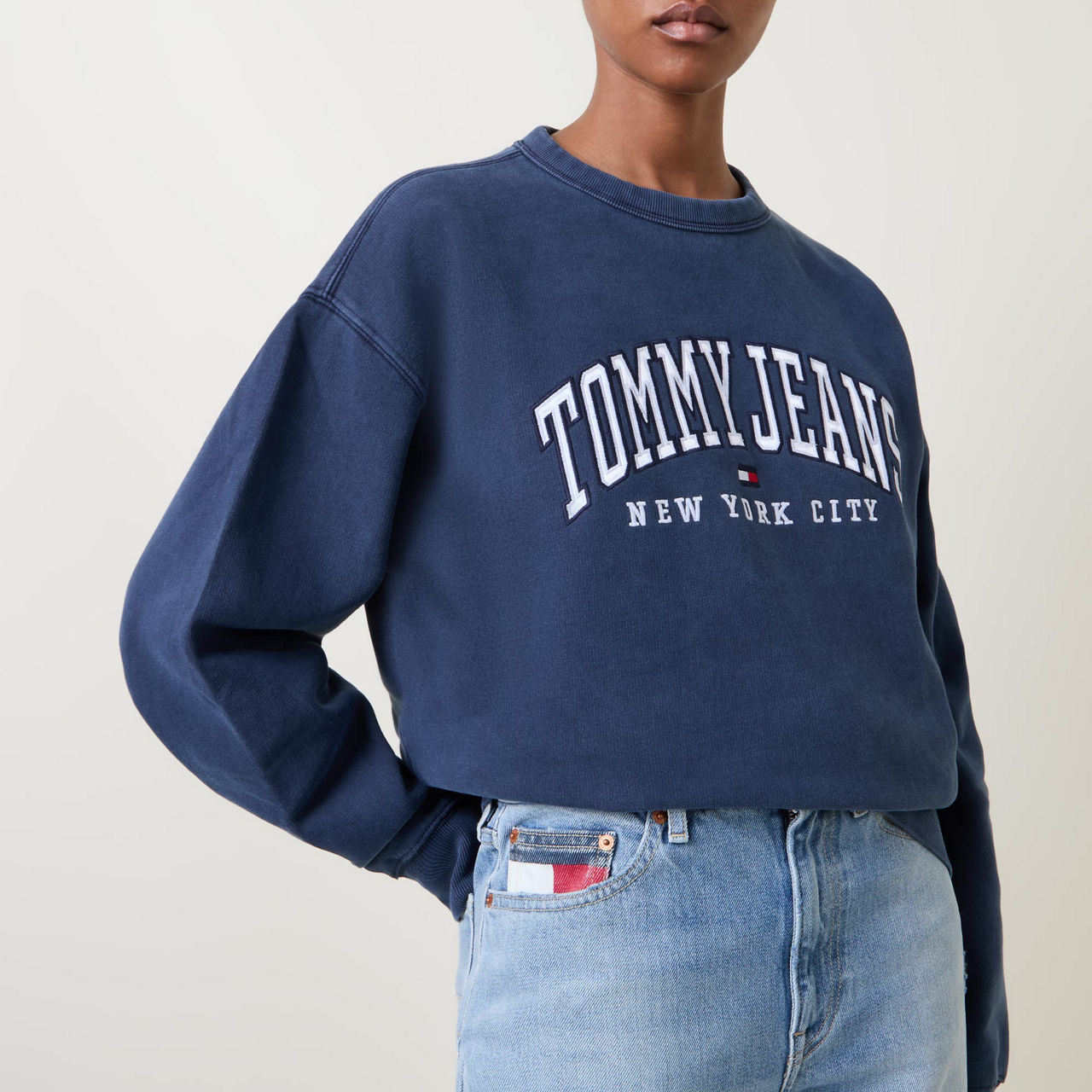 Pullover and jeans best sale
