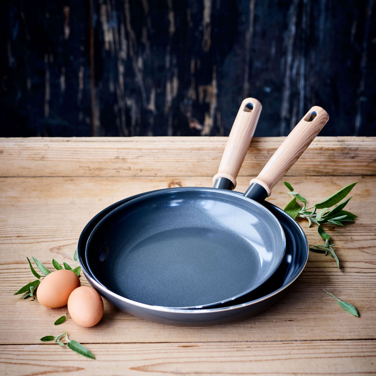 Two-Piece Frying Pan Set 20-28cm