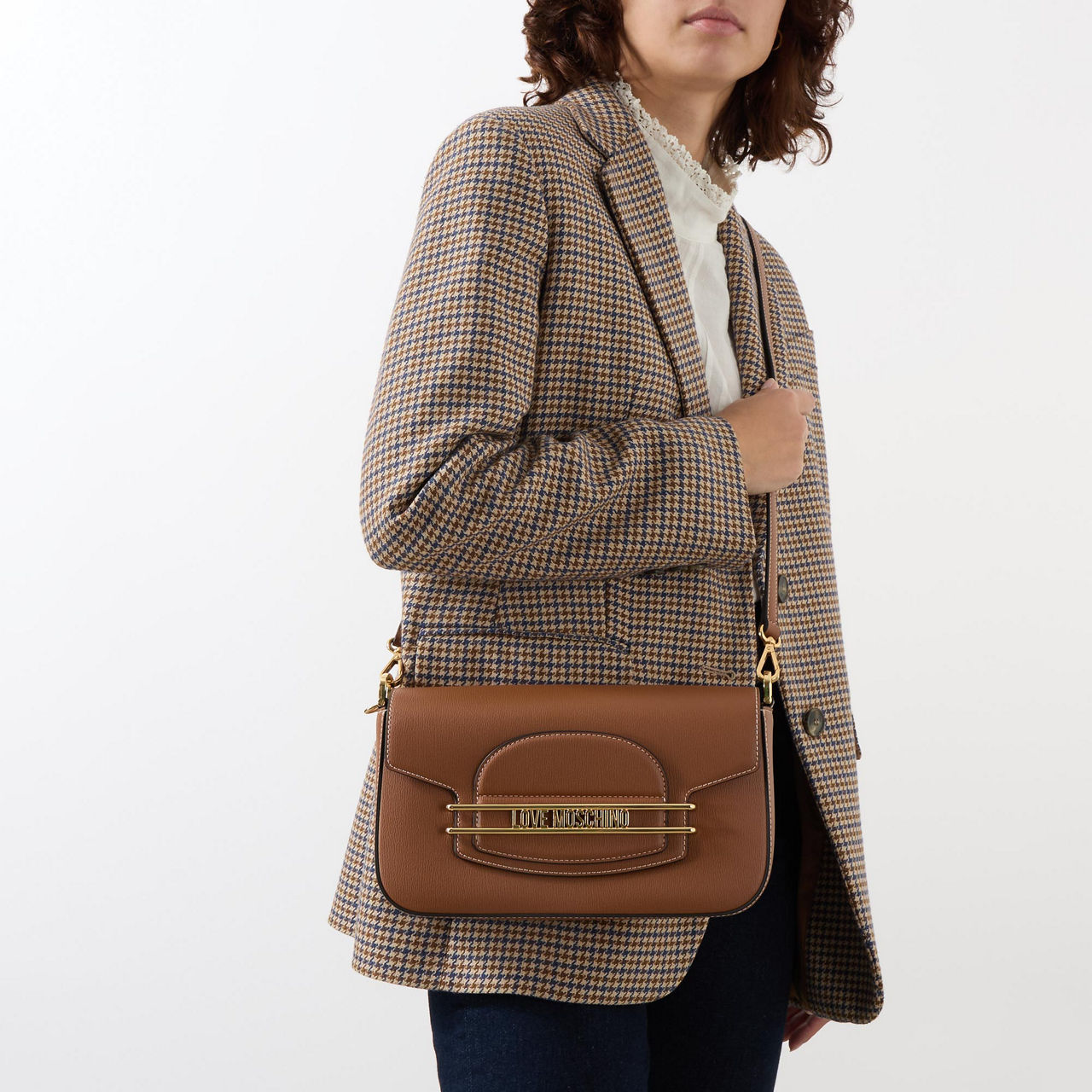 Love moschino saddle bag clearance