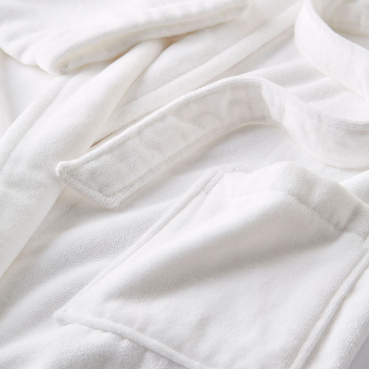 CHRISTY Supreme Velour Bathrobe White