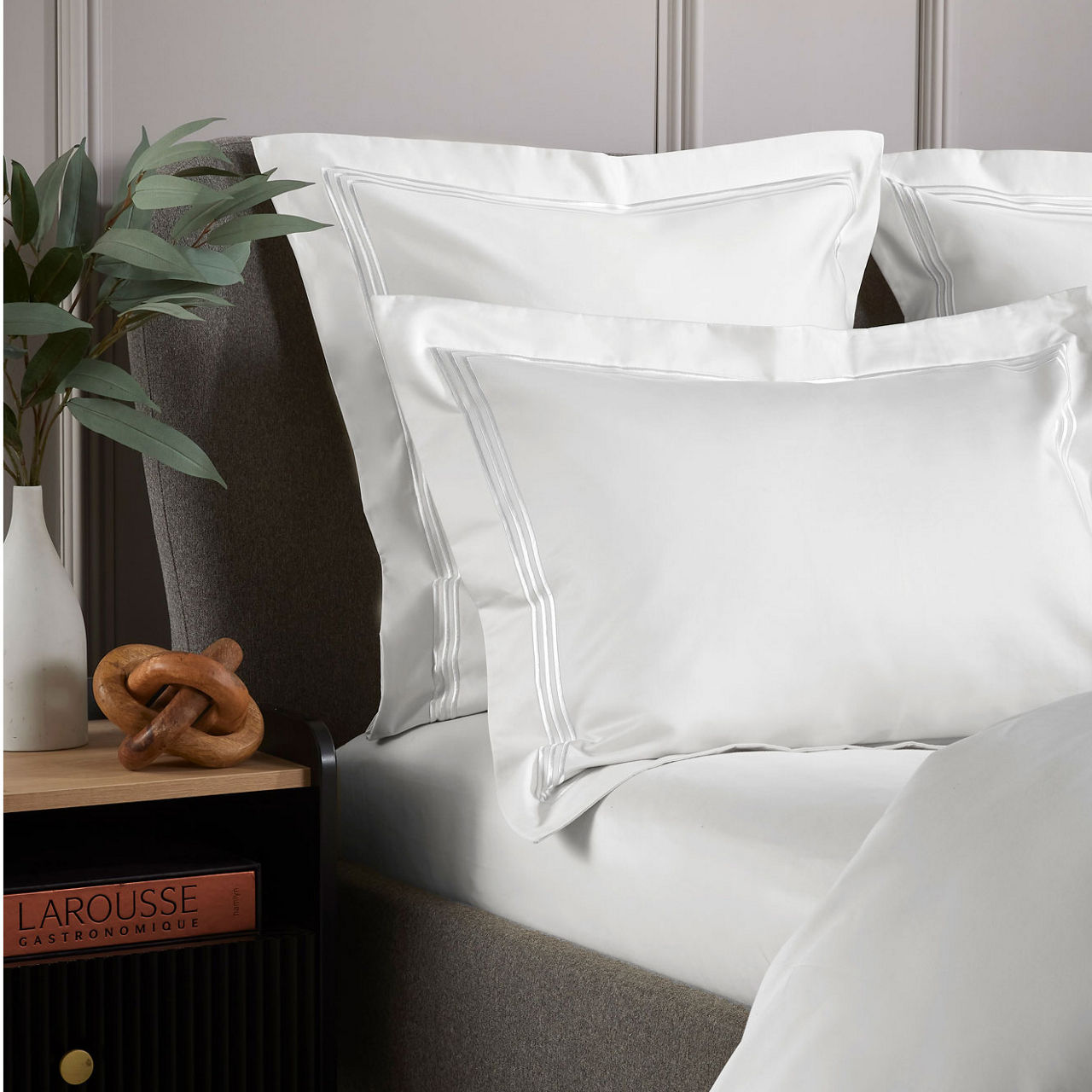 Triple Row Cord 800 Thread Count Duvet Cover White on White