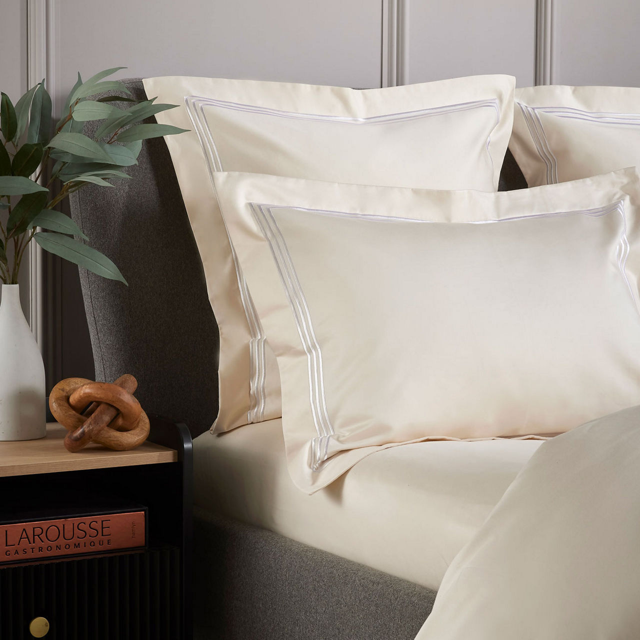 Triple Row Cord 800 Thread Count Duvet Cover White on Ivory
