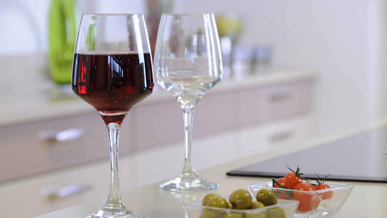 Arnotts - Wine Glassware
